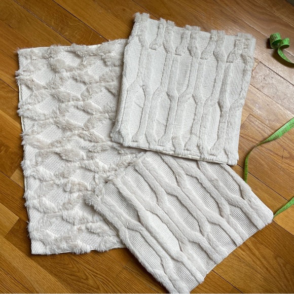 Lot 6 - New Pillow Covers -velvet/linen -no inserts Dark Blue and Cream see pics - Picture 3 of 8